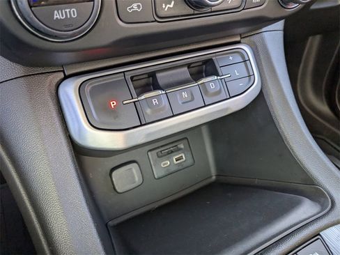 Used 2021 GMC Acadia SLT w/ Elevation Edition image 24