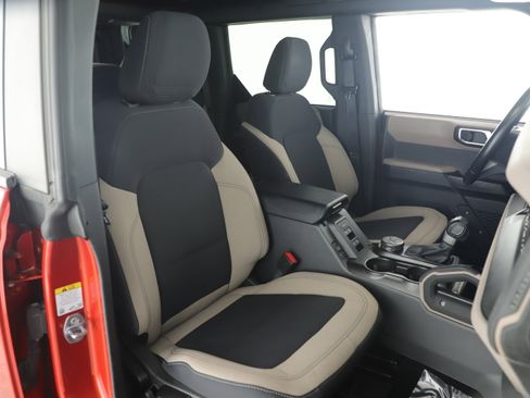 Certified 2023 Ford Bronco Big Bend w/ Sasquatch Package image 18