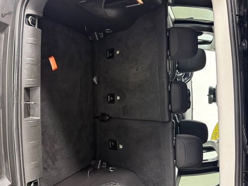 Used 2020 Jeep Renegade Altitude w/ UConnect 8.4 Nav Group FWD image 22