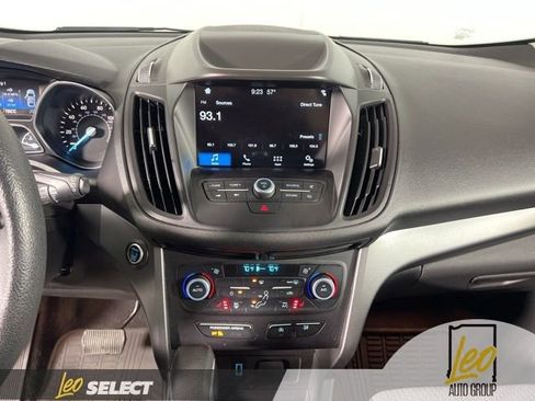 Used 2019 Ford Escape SE image 21