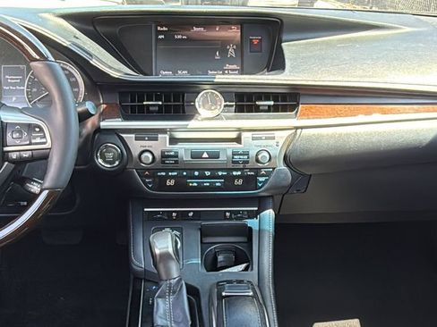 Used 2017 Lexus ES 350 w/ Navigation System Package image 23