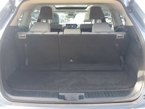 Used 2022 Toyota Highlander Platinum image 9