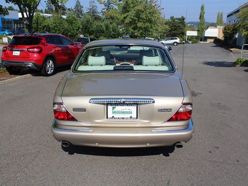 Used 2001 Jaguar XJ RWD image 4