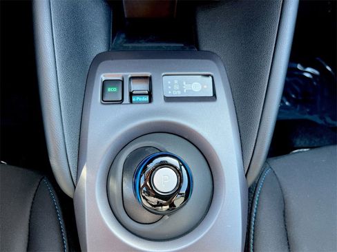 Used 2023 Nissan Leaf S image 6