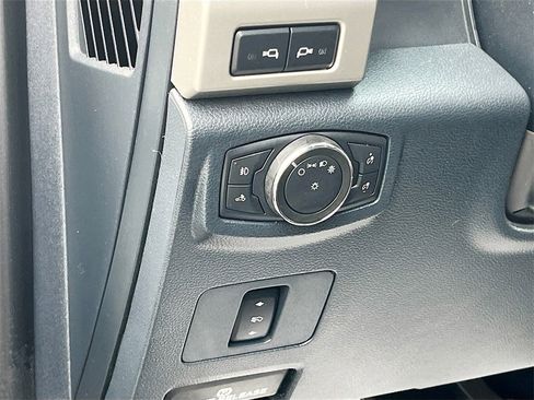 Used 2022 Ford F250 Lariat image 10