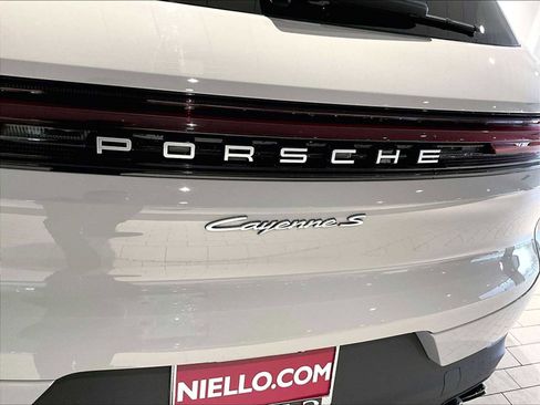Used 2026 Porsche Cayenne S image 36