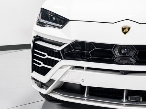 Used 2022 Lamborghini Urus image 45