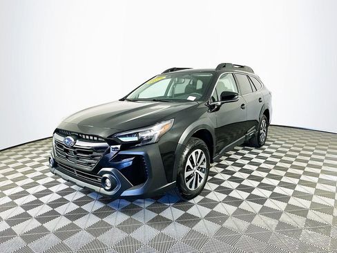 Used 2025 Subaru Outback Premium w/ Popular Package #1A image 5