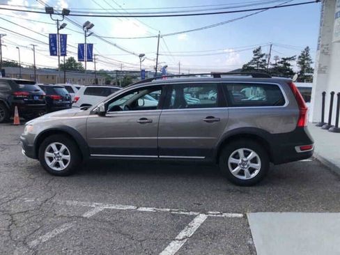 Used 2010 Volvo XC70 3.2 image 11