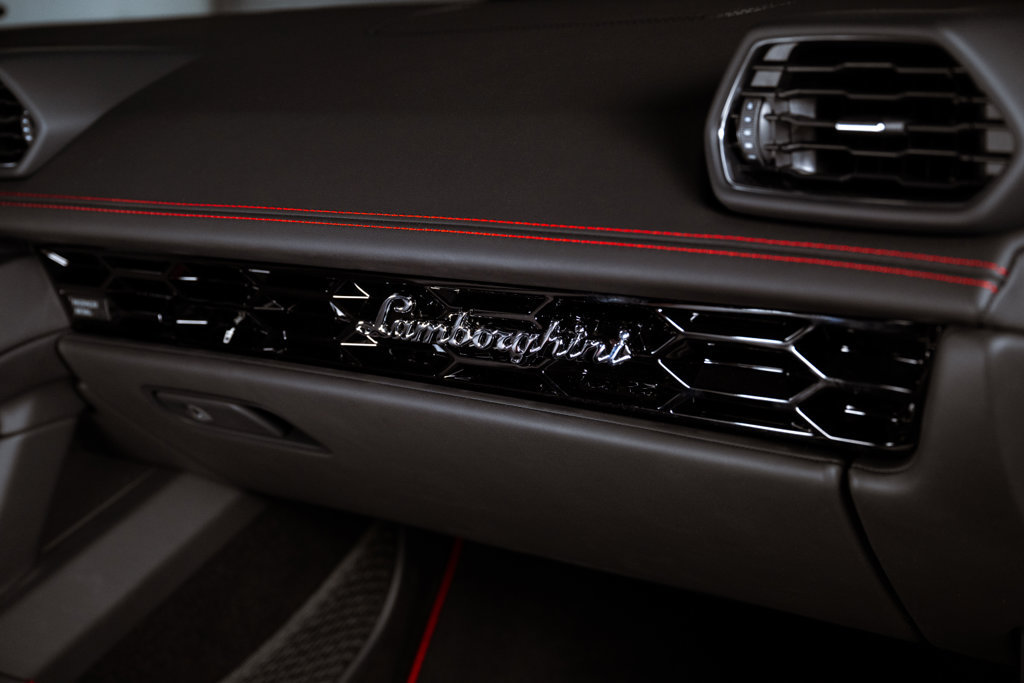 Used 2021 Lamborghini Huracan EVO RWD image 24