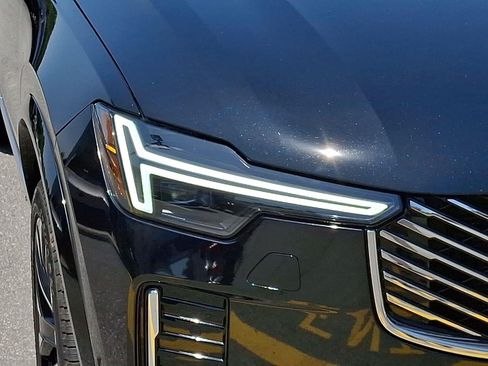 Certified 2025 Volvo XC90 B6 Plus AWD/4WD image 9