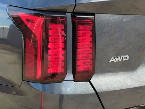 Used 2021 Kia Sorento S image 18
