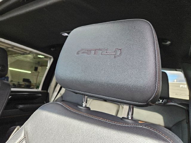 Used 2024 GMC Sierra 2500 AT4 w/ Technology Package AWD/4WD image 29