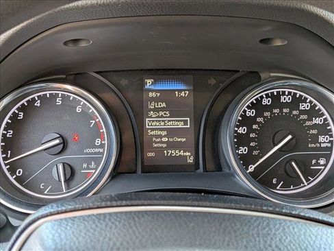 Used 2019 Toyota Camry LE image 11