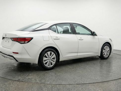 Used 2025 Nissan Sentra S image 9