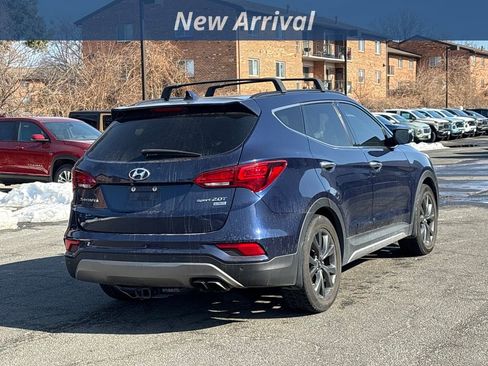 Used 2018 Hyundai Santa Fe Sport image 3
