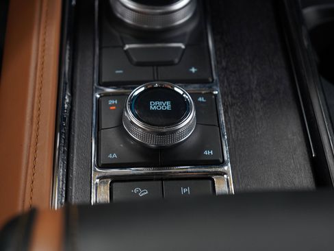 Used 2023 Ford Expedition Max Platinum AWD/4WD image 25