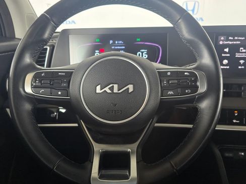 Used 2025 Kia Sportage LX FWD image 24