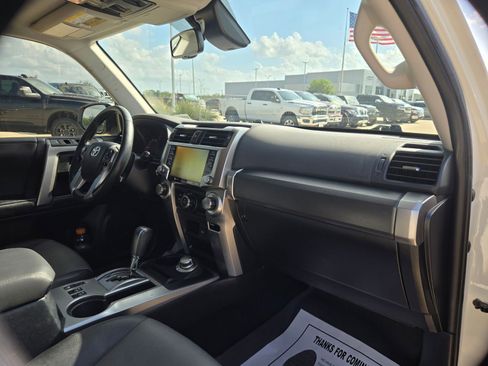 Used 2022 Toyota 4Runner SR5 Premium w/ Moonroof Package AWD/4WD image 23