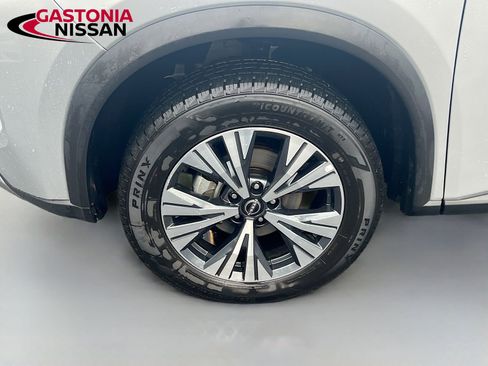 Used 2023 Nissan Rogue SV image 38