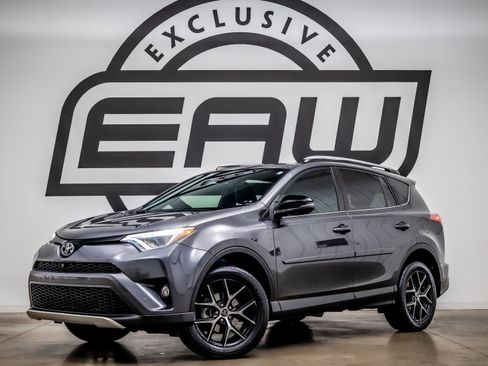 Used 2016 Toyota RAV4 SE w/ Advanced Technology Package FWD image 1