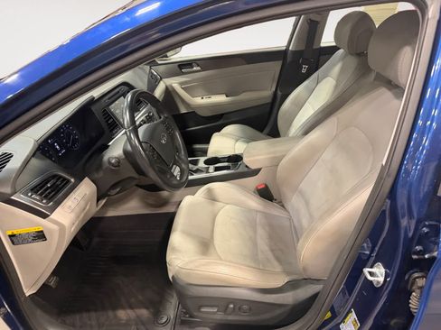 Used 2016 Hyundai Sonata Sport w/ Option Group 02 FWD image 10