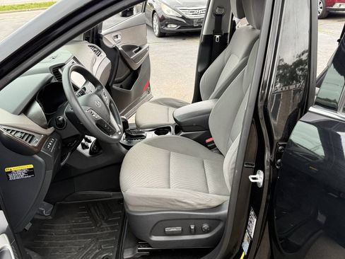 Used 2017 Hyundai Santa Fe SE AWD/4WD image 17