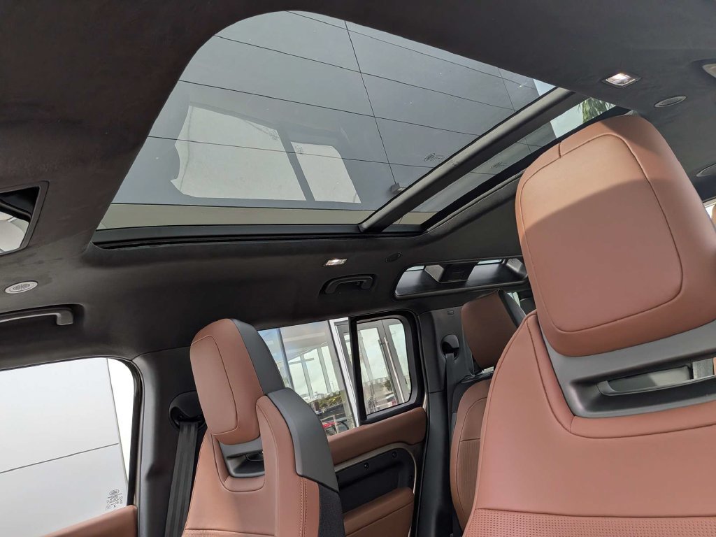 New 2026 Land Rover Defender 110 OCTA AWD/4WD image 20