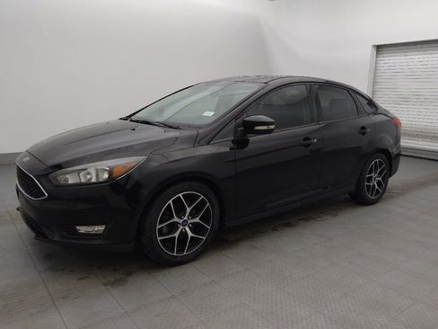 Used 2017 Ford Focus SEL image 2