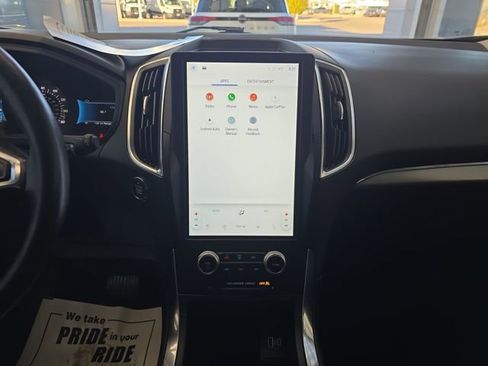 Used 2024 Ford Edge Titanium image 17