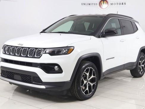 Used 2025 Jeep Compass Limited image 5