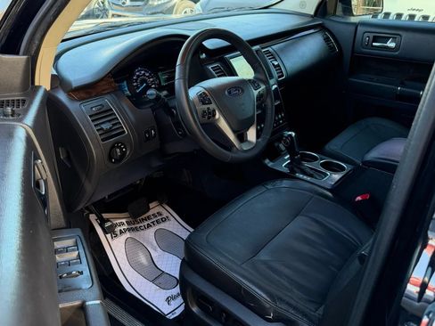 Used 2019 Ford Flex Limited FWD image 9