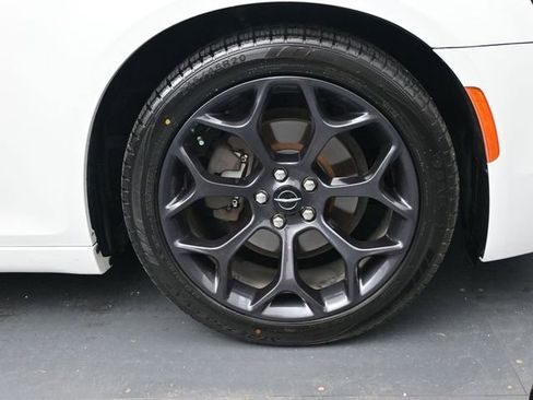 Used 2017 Chrysler 300 S image 35