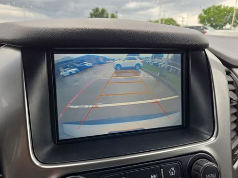 Used 2016 Chevrolet Suburban LT RWD image 27