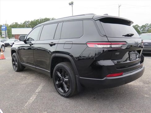 Used 2022 Jeep Grand Cherokee L Laredo image 5