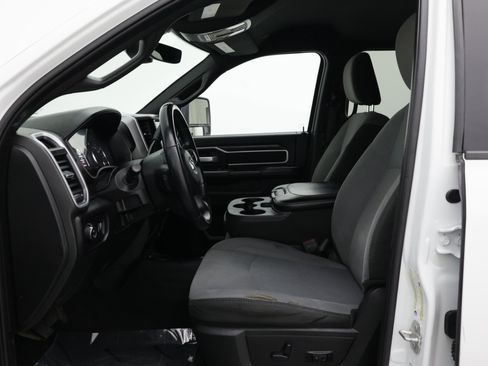 Used 2024 RAM 2500 Big Horn w/ Off Road Package AWD/4WD image 16
