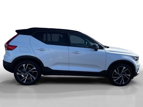 Used 2021 Volvo XC40 T5 R-Design w/ Climate Package AWD/4WD image 6