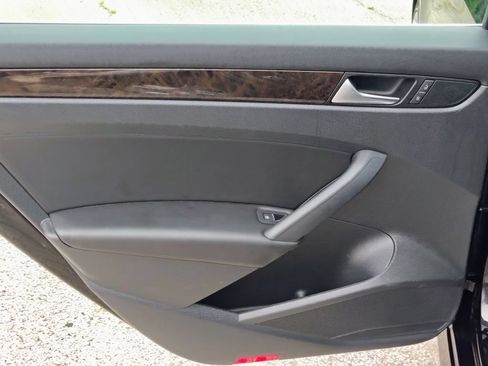 Used 2015 Volkswagen Passat TDI SEL Premium FWD image 27
