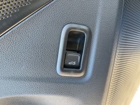 New 2026 Volkswagen Tiguan SE image 28