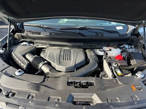 Certified 2025 Chevrolet Traverse LT AWD/4WD image 11