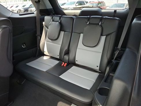 Certified 2023 Ford Explorer XLT w/ Equipment Group 202A AWD/4WD image 9