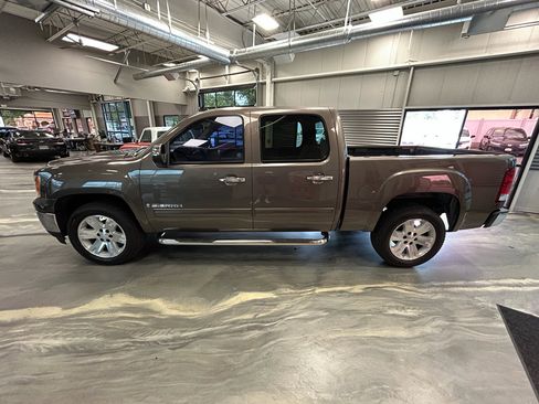 Used 2008 GMC Sierra 1500 SLE w/ Sierra NFL Edition RWD image 27