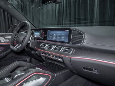 Certified 2025 Mercedes-Benz GLS 450 4MATIC image 17