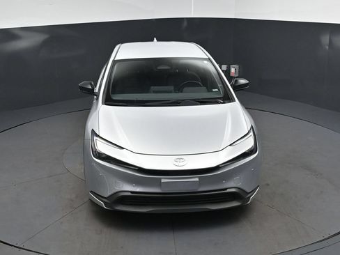 Used 2024 Toyota Prius LE FWD image 37