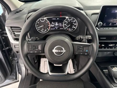 Used 2024 Nissan Rogue SV FWD image 25
