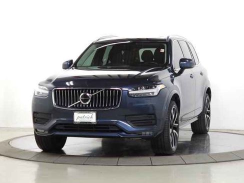 Used 2021 Volvo XC90 T6 Momentum w/ Climate Package image 4