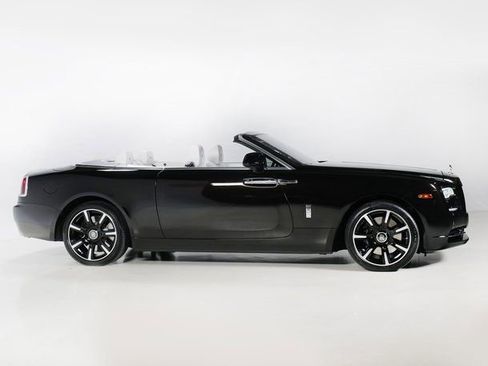 Used 2018 Rolls-Royce Dawn image 36