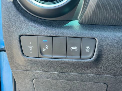 Used 2018 Hyundai Kona SEL w/ SEL Tech Package 02 FWD image 14