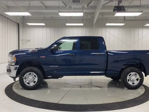 Used 2021 RAM 2500 Tradesman w/ Chrome Appearance Group AWD/4WD image 5