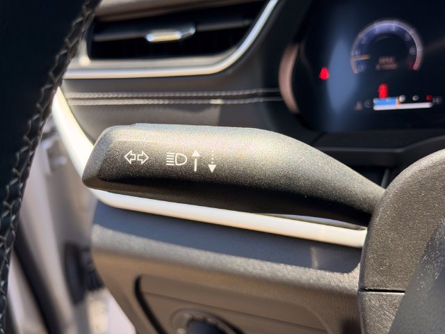 Used 2023 Jeep Grand Cherokee Altitude AWD/4WD image 14